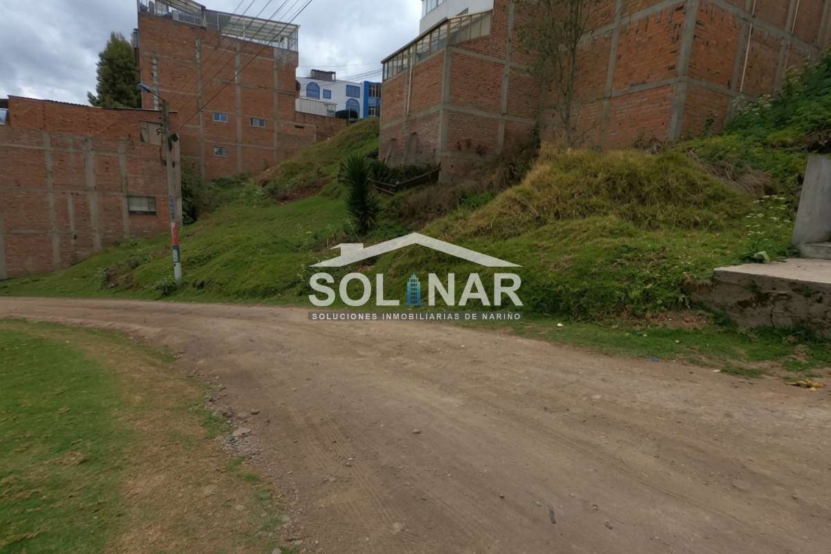 LOTE EN VENTA BARRIO EL LAGO Cod.L055