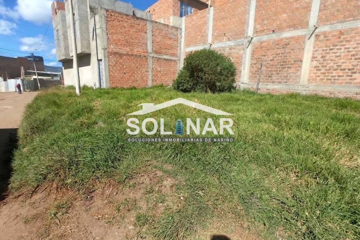 LOTE ESQUINERO EN VENTA BARRIO MONTECARLO Cod.L065