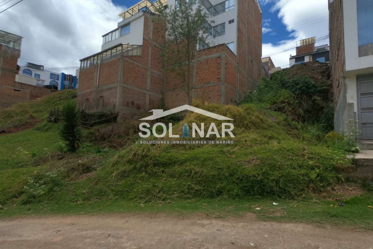 LOTE EN VENTA BARRIO EL LAGO Cod.L055